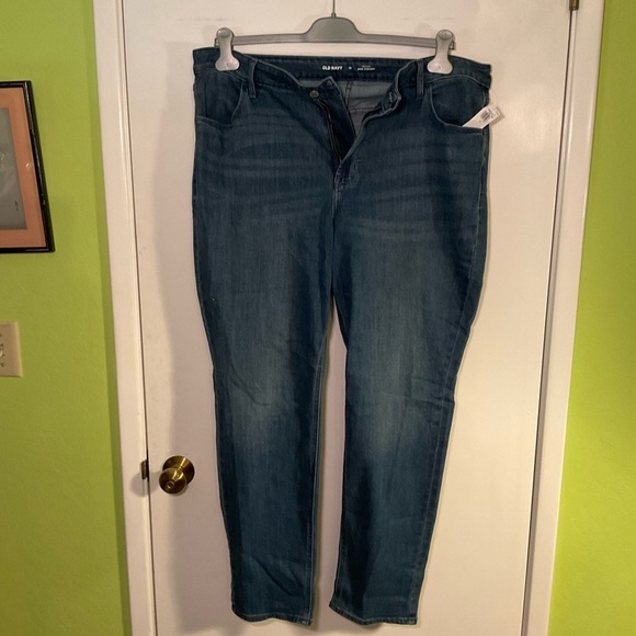 NWT. Old Navy High Rise Wow Straight Jeans.

Plus Size 18 - Picture 1 of 3